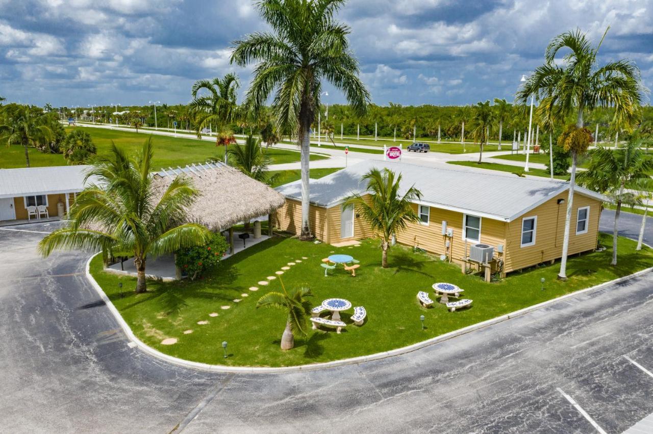 Everglades City Motel - Everglades Adventures Inn Exterior photo