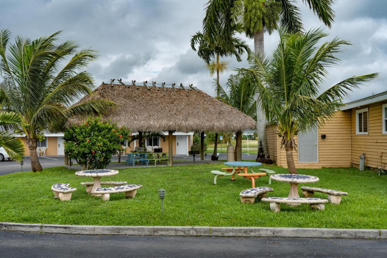 Everglades City Motel - Everglades Adventures Inn Exterior photo